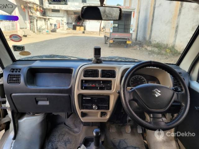 https://stimg2.cardekho.com/images/usedcarimages/large/3-2023/3642246/20230122_152437.jpg?imwidth=6401