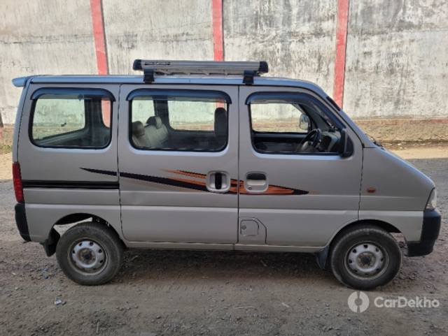 https://stimg2.cardekho.com/images/usedcarimages/large/3-2023/3642246/20230122_152522.jpg?imwidth=6402