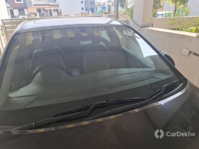 https://stimg2.cardekho.com/images/usedcarimages/large/3-2023/3642279/20230305_120230.jpg?imwidth=6402