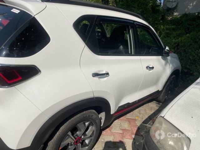 https://stimg2.cardekho.com/images/usedcarimages/large/3-2023/3642409/IMG-20230308-WA0008.jpg?imwidth=6401