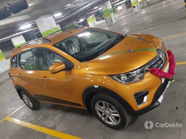 https://stimg2.cardekho.com/images/usedcarimages/large/3-2023/3642621/E52986D4-1653-4DE5-8B2C-B13EF5B7CAB2.jpg?imwidth=6400