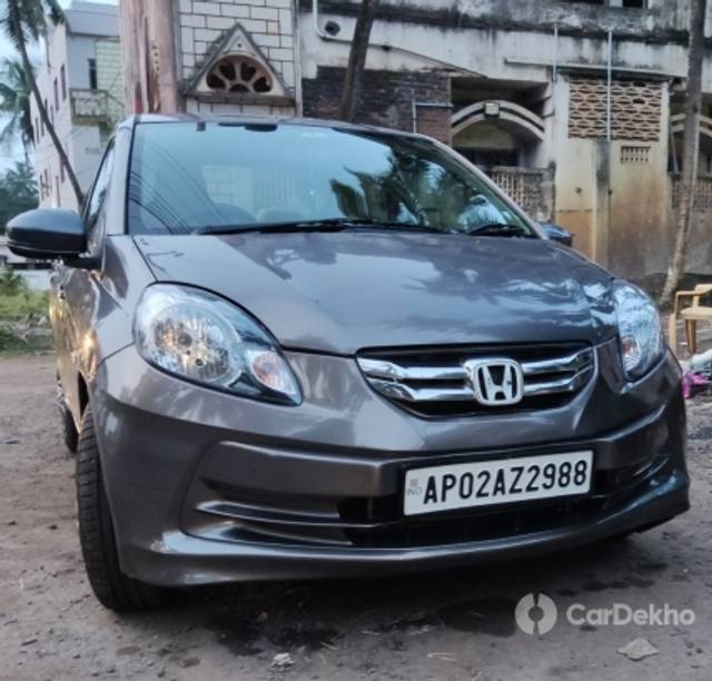 https://stimg2.cardekho.com/images/usedcarimages/large/3-2023/3642672/IMG-20221219-WA0019.jpg?imwidth=6402