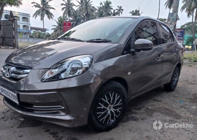 https://stimg2.cardekho.com/images/usedcarimages/large/3-2023/3642672/IMG-20221219-WA0021.jpg?imwidth=6400