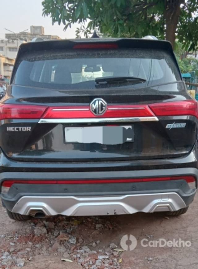 https://stimg2.cardekho.com/images/usedcarimages/large/3-2023/3642688/20230307_180958918.jpg?imwidth=6401