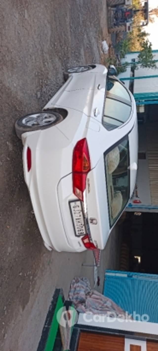 https://stimg2.cardekho.com/images/usedcarimages/large/3-2023/3642812/IMG_20220221_175146.jpg?imwidth=6401
