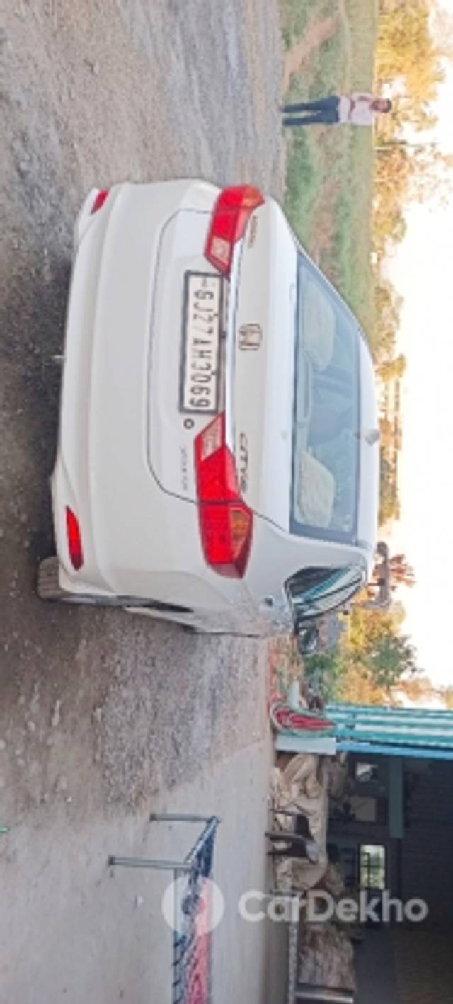 https://stimg2.cardekho.com/images/usedcarimages/large/3-2023/3642812/IMG_20230130_204920.jpg?imwidth=6402
