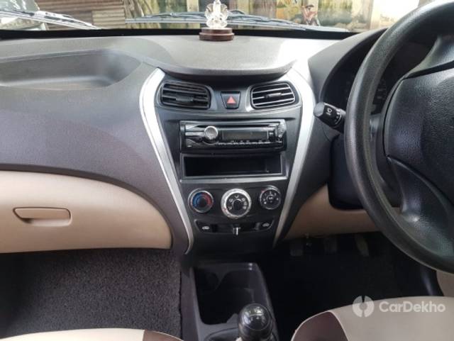 https://stimg2.cardekho.com/images/usedcarimages/large/3-2023/3642820/WhatsAppImage2023-02-02at1.28.43PM.jpg?imwidth=6400