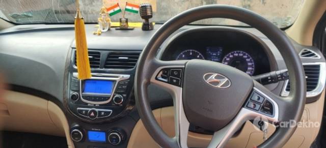 https://stimg2.cardekho.com/images/usedcarimages/large/3-2023/3642879/IMG_20220214_162849.jpg?imwidth=6401