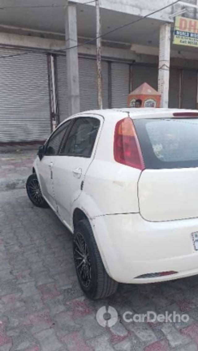https://stimg2.cardekho.com/images/usedcarimages/large/3-2023/3642903/Snapchat-9929387571.jpg?imwidth=6402