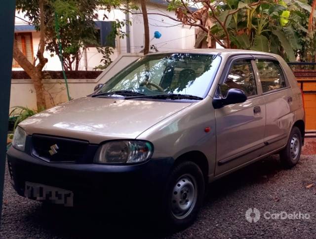 https://stimg2.cardekho.com/images/usedcarimages/large/3-2023/3643297/20230306_182209.jpg?imwidth=6400