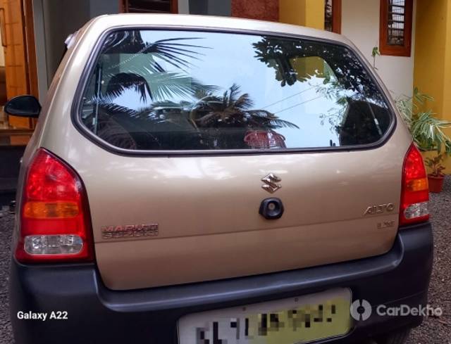 https://stimg2.cardekho.com/images/usedcarimages/large/3-2023/3643297/20230306_182553.jpg?imwidth=6401