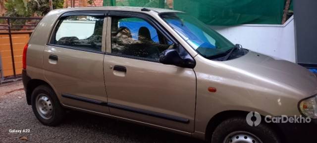 https://stimg2.cardekho.com/images/usedcarimages/large/3-2023/3643297/20230306_182609.jpg?imwidth=6402