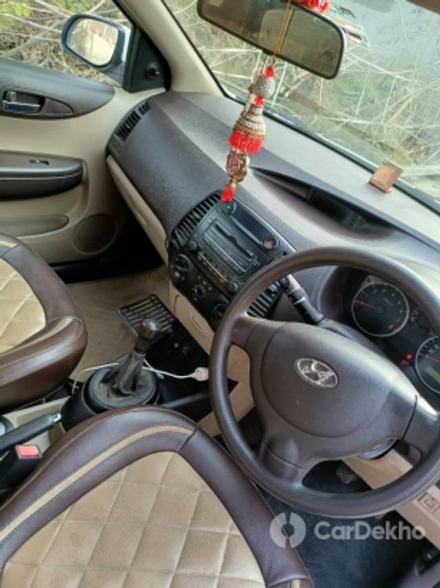 https://stimg2.cardekho.com/images/usedcarimages/large/3-2023/3643320/IMG20230105162009.jpg?imwidth=6402