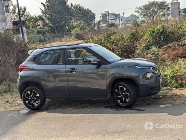 https://stimg2.cardekho.com/images/usedcarimages/large/3-2023/3643324/IMG-20230307-WA0005.jpg?imwidth=6402