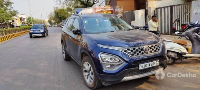 https://stimg2.cardekho.com/images/usedcarimages/large/3-2023/3643372/IMG20230304152635.jpg?imwidth=6400