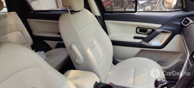 https://stimg2.cardekho.com/images/usedcarimages/large/3-2023/3643372/IMG20230304152709.jpg?imwidth=6402