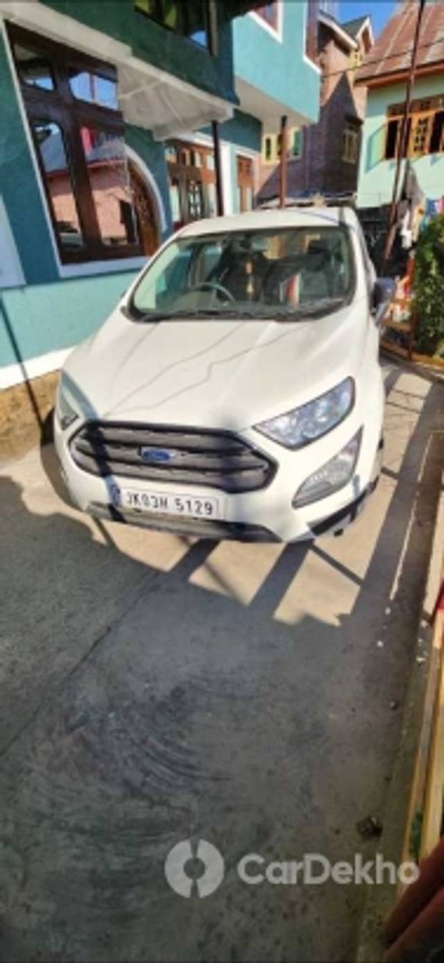 https://stimg2.cardekho.com/images/usedcarimages/large/3-2023/3643415/Screenshot_20230311_163157_Gallery1.jpg?imwidth=6401