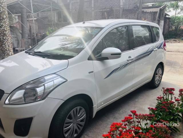 https://stimg2.cardekho.com/images/usedcarimages/large/3-2023/3643568/99.jpg?imwidth=6401