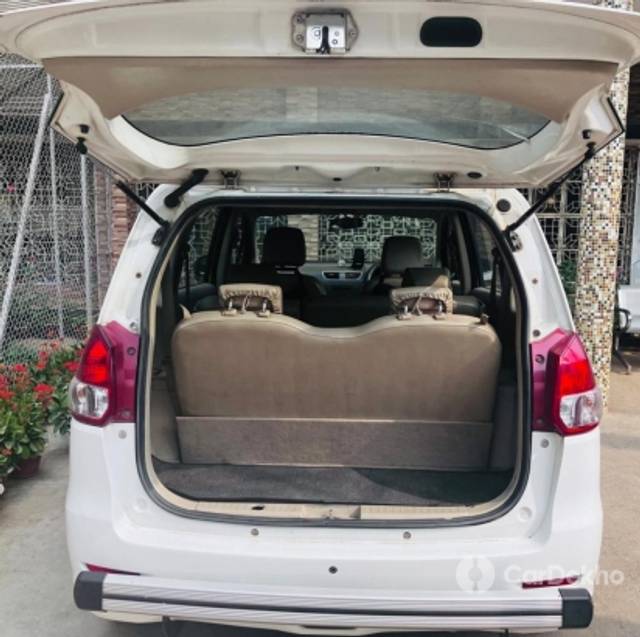 https://stimg2.cardekho.com/images/usedcarimages/large/3-2023/3643568/in44dex.jpg?imwidth=6402
