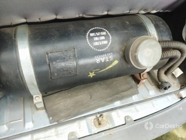 https://stimg2.cardekho.com/images/usedcarimages/large/3-2023/3643921/WhatsAppImage2023-03-10at1.41.15PM.jpg?imwidth=6402