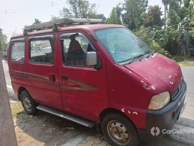 https://stimg2.cardekho.com/images/usedcarimages/large/3-2023/3643927/8C077F6B-F13B-464C-A2E8-C2F262D85649.jpg?imwidth=6400
