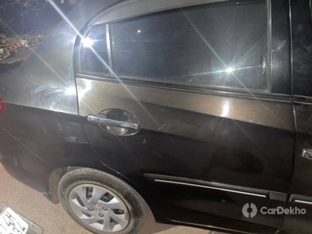https://stimg2.cardekho.com/images/usedcarimages/large/3-2023/3644097/WhatsAppImage2023-03-10at2.51.24PM(1).jpg?imwidth=6402