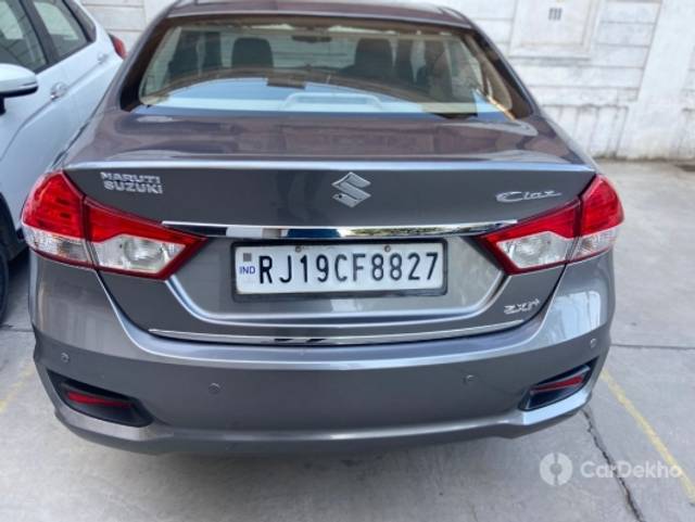 https://stimg2.cardekho.com/images/usedcarimages/large/3-2023/3644134/WhatsAppImage2023-03-10at1.01.36PM(1).jpg?imwidth=6402