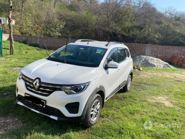 https://stimg2.cardekho.com/images/usedcarimages/large/3-2023/3644281/7C5E5908-6D5E-4FD6-9431-59DF308729DB1.jpg?imwidth=6400