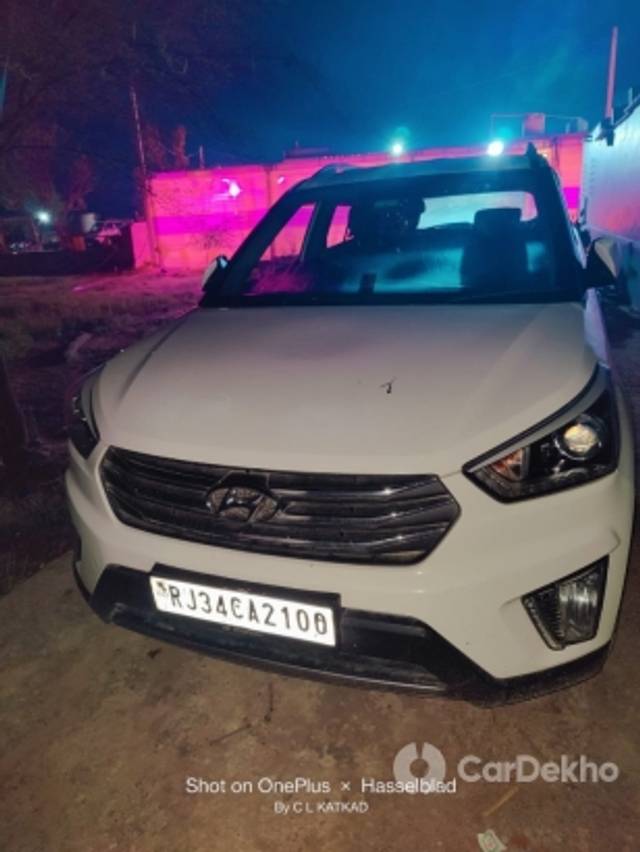 https://stimg2.cardekho.com/images/usedcarimages/large/3-2023/3644448/0421959A-4777-4555-9038-EFAC8831B8A9.jpg?imwidth=6400