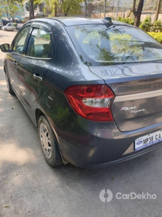 https://stimg2.cardekho.com/images/usedcarimages/large/3-2023/3644463/image_2023-03-09_10-26-41.jpg?imwidth=6400