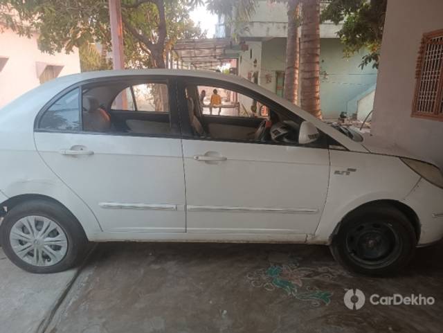 https://stimg2.cardekho.com/images/usedcarimages/large/3-2023/3644649/16784501560047841584702063190825.jpg?imwidth=6400