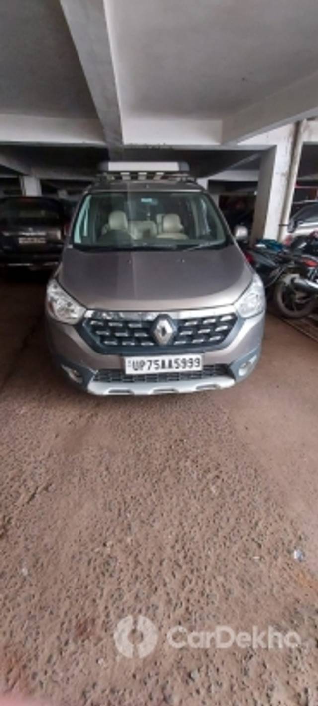 https://stimg2.cardekho.com/images/usedcarimages/large/3-2023/3644706/IMG-20230310-WA0006.jpg?imwidth=6400