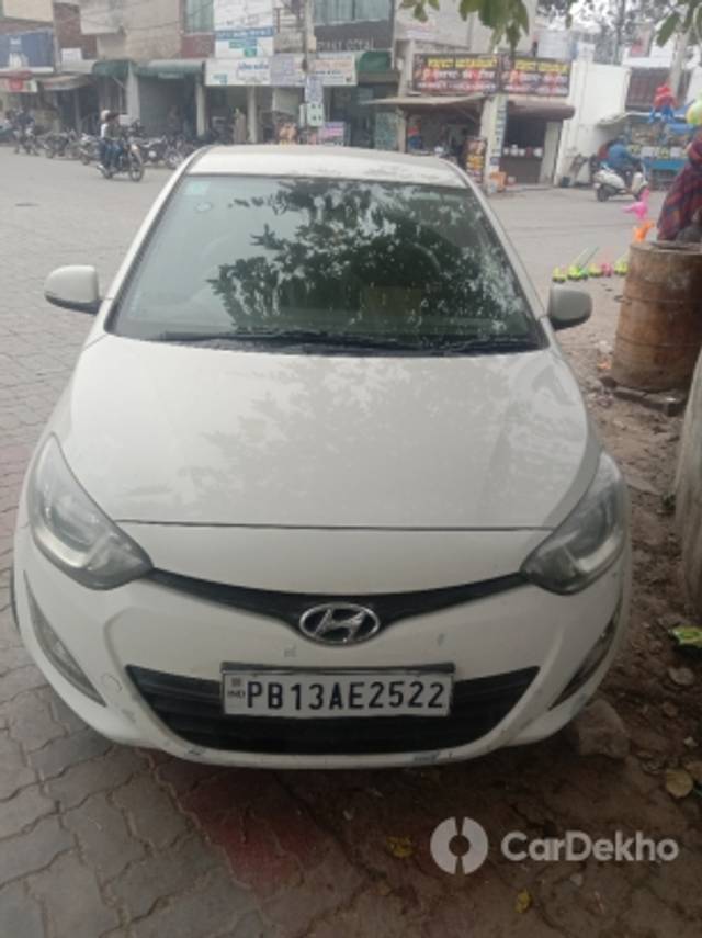 https://stimg2.cardekho.com/images/usedcarimages/large/3-2023/3644831/IMG_20220119_142301.jpg?imwidth=6400
