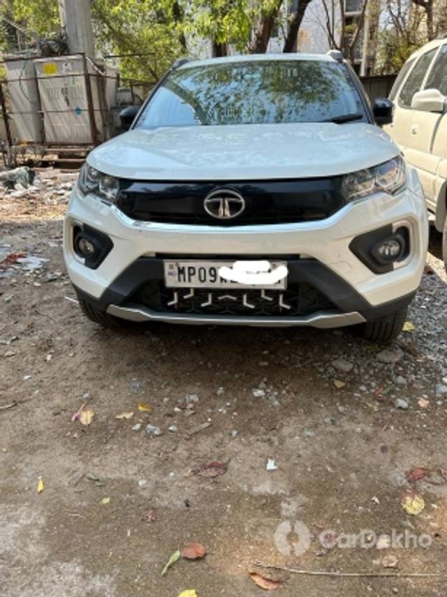 https://stimg2.cardekho.com/images/usedcarimages/large/3-2023/3644937/A77A16CD-FE15-4AC9-B0D2-6D1B187F2C46.jpg?imwidth=6400