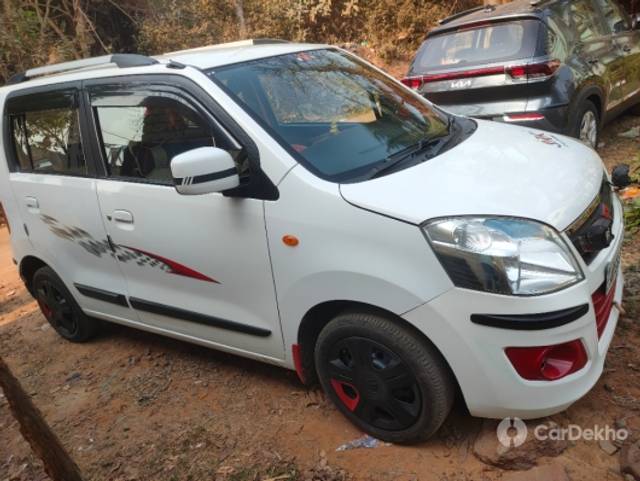 https://stimg2.cardekho.com/images/usedcarimages/large/3-2023/3645218/IMG20230208091921.jpg?imwidth=6400