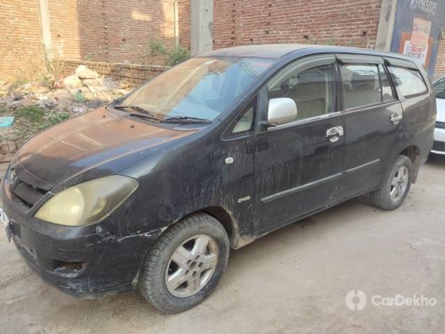 https://stimg2.cardekho.com/images/usedcarimages/large/3-2023/3645338/20230311_080240.jpg?imwidth=6401