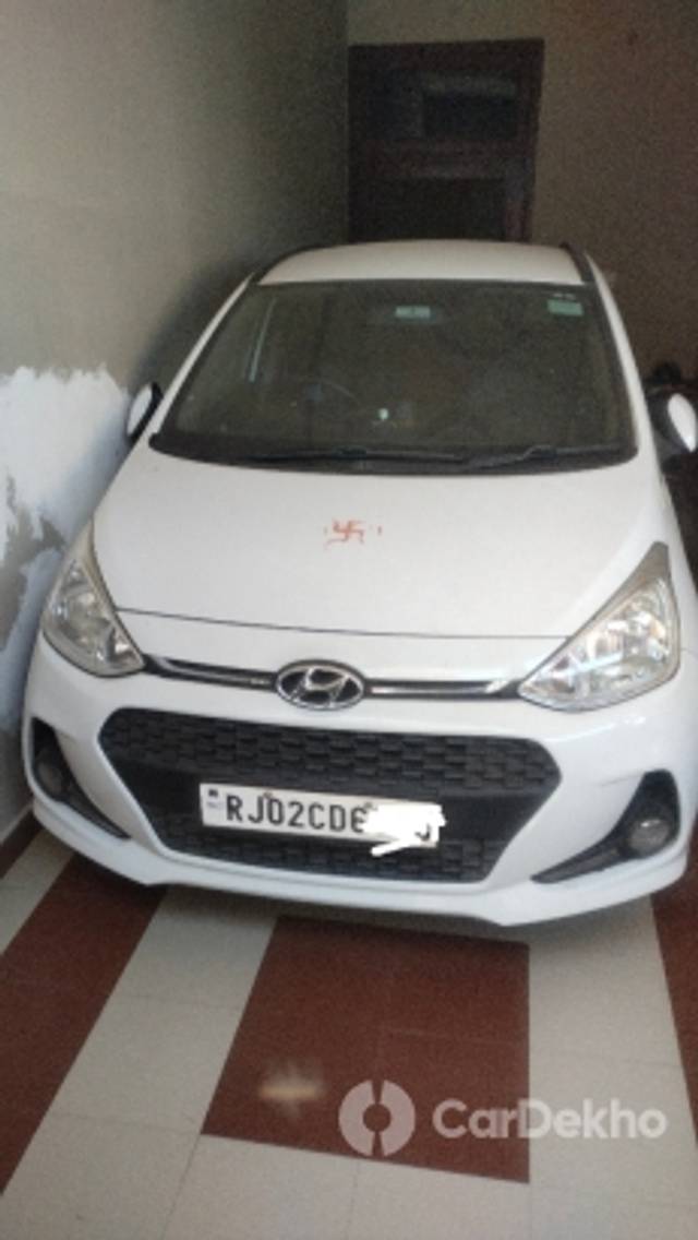 https://stimg2.cardekho.com/images/usedcarimages/large/3-2023/3645356/IMG_20230311_090809.jpg?imwidth=6400