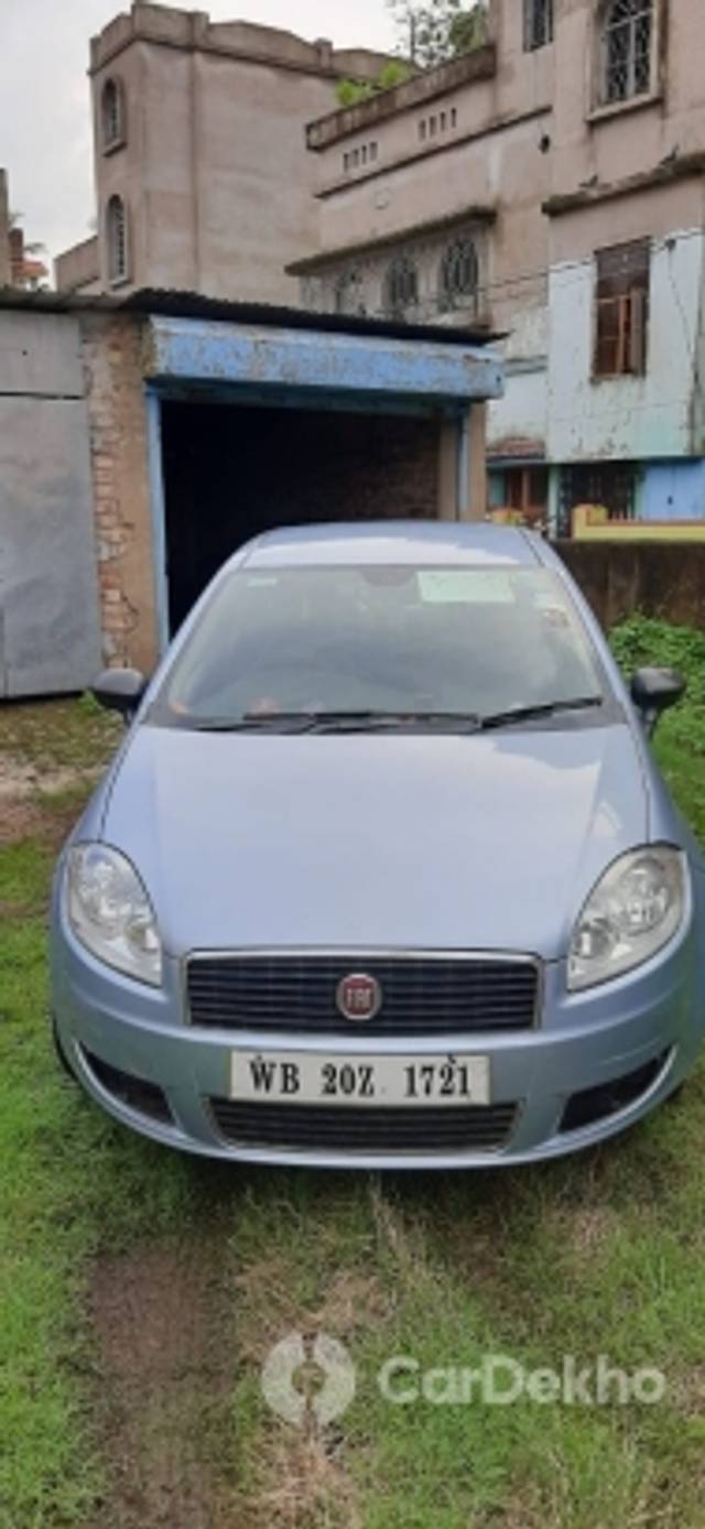 https://stimg2.cardekho.com/images/usedcarimages/large/3-2023/3645366/IMG-20230311-WA0011.jpg?imwidth=6400