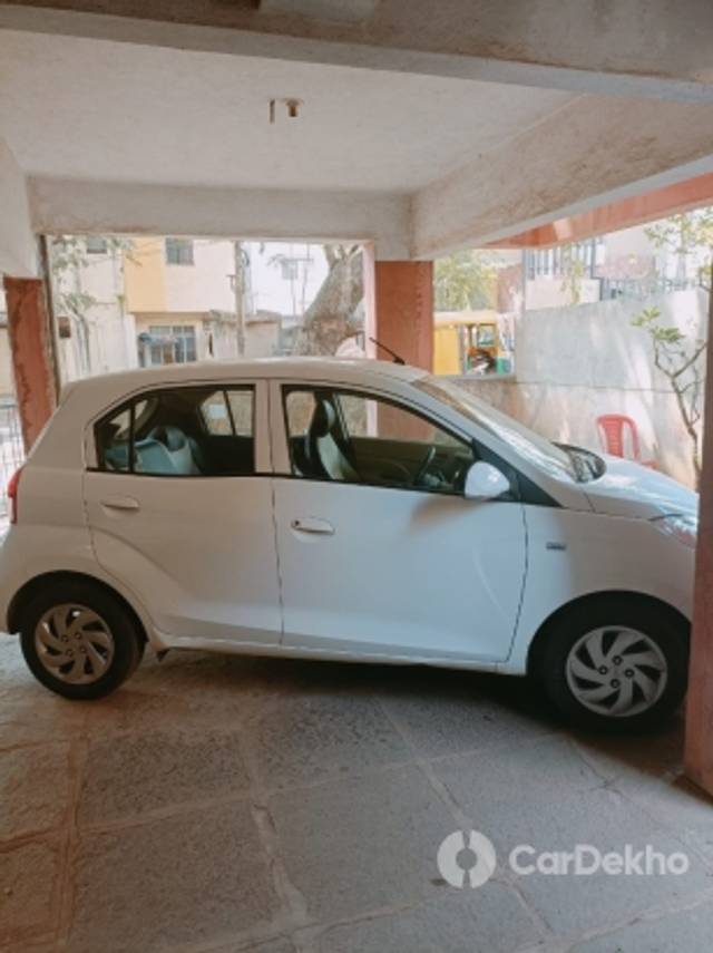 https://stimg2.cardekho.com/images/usedcarimages/large/3-2023/3645388/IMG-20230311-WA0017.jpg?imwidth=6401