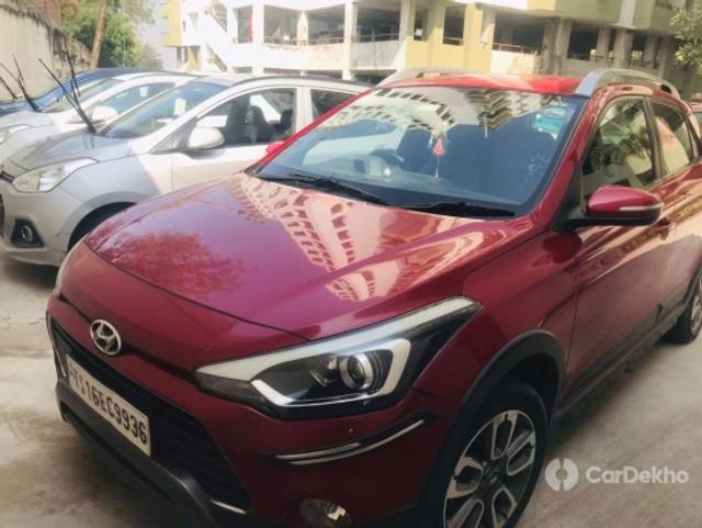 https://stimg2.cardekho.com/images/usedcarimages/large/3-2023/3645437/IMG-20230311-WA0022.jpg?imwidth=6400