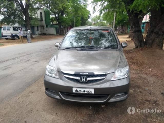 https://stimg2.cardekho.com/images/usedcarimages/large/3-2023/3645442/IMG-20230311-WA0001.jpg?imwidth=6400