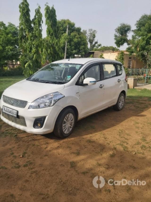 https://stimg2.cardekho.com/images/usedcarimages/large/3-2023/3645722/20210614_165533.jpg?imwidth=6402
