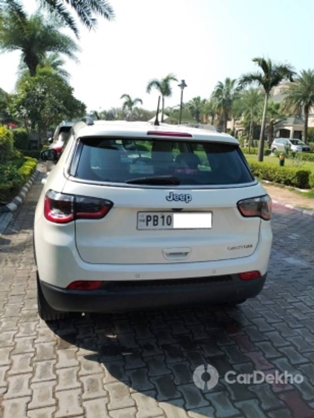 https://stimg2.cardekho.com/images/usedcarimages/large/3-2023/3645749/Jeepcompass.jpg?imwidth=6400