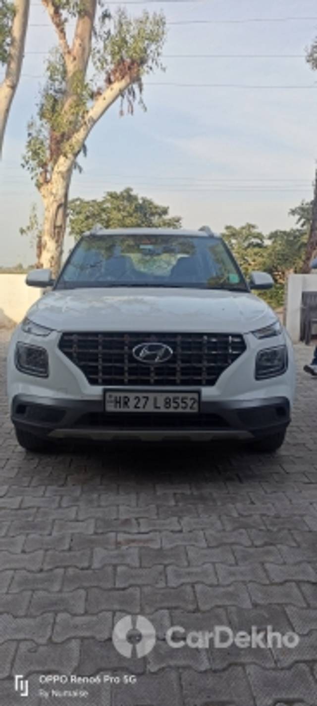 https://stimg2.cardekho.com/images/usedcarimages/large/3-2023/3646287/IMG20230216162302.jpg?imwidth=6400