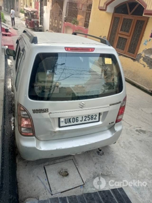 https://stimg2.cardekho.com/images/usedcarimages/large/3-2023/3646323/IMG20230312074341.jpg?imwidth=6401