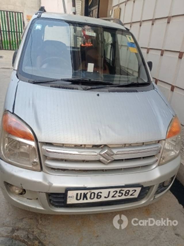 https://stimg2.cardekho.com/images/usedcarimages/large/3-2023/3646323/IMG20230312074357.jpg?imwidth=6400