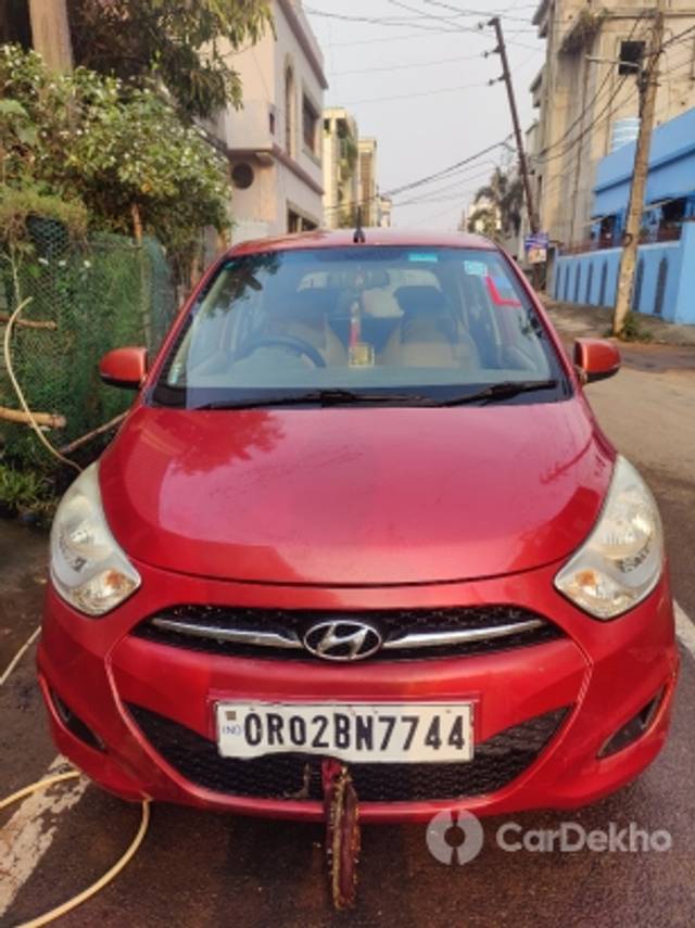 https://stimg2.cardekho.com/images/usedcarimages/large/3-2023/3646424/IMG20230308072651.jpg?imwidth=6401