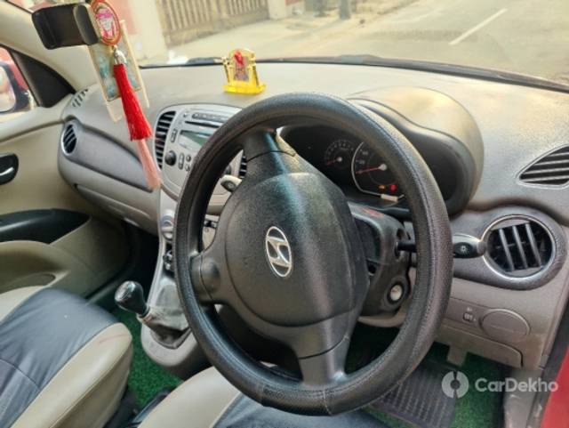 https://stimg2.cardekho.com/images/usedcarimages/large/3-2023/3646424/IMG20230308073004.jpg?imwidth=6400
