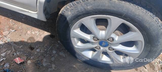 https://stimg2.cardekho.com/images/usedcarimages/large/3-2023/3646434/IMG20230312121155.jpg?imwidth=6401