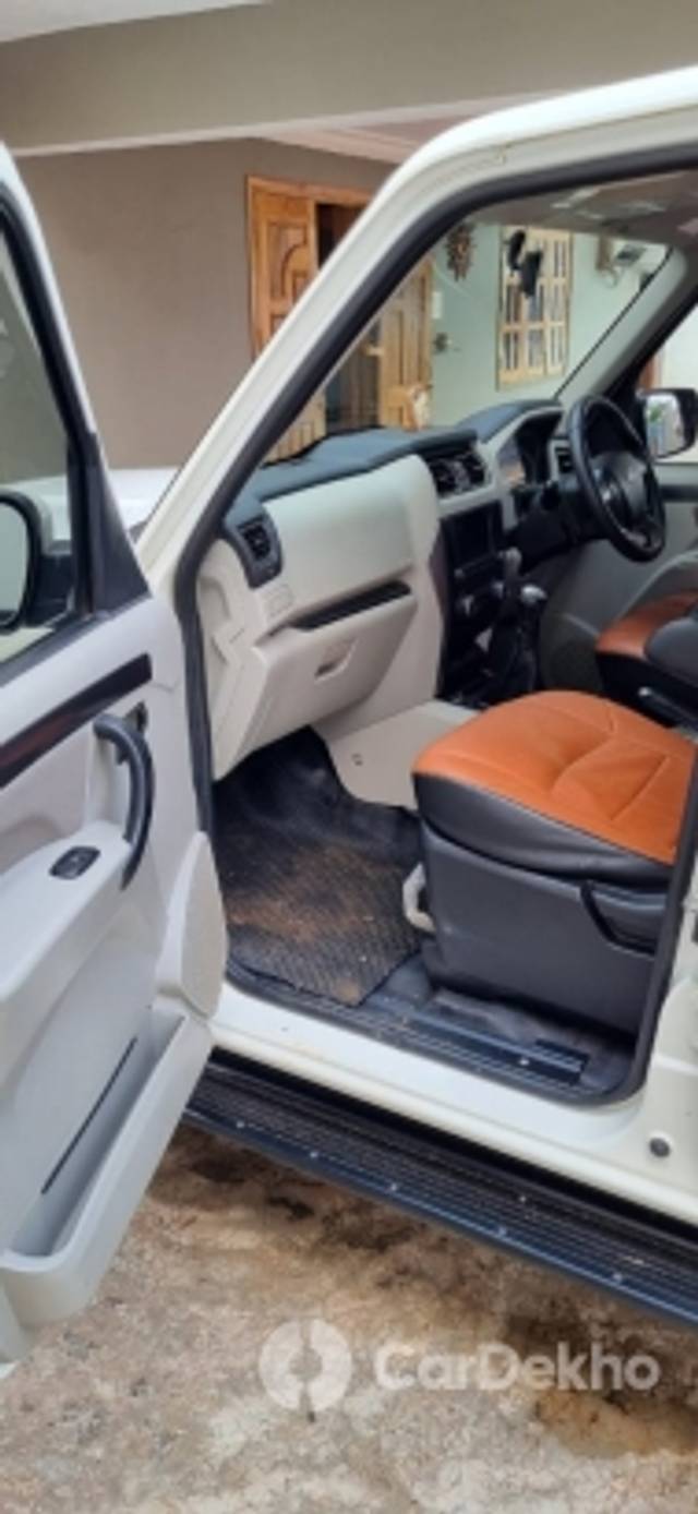 https://stimg2.cardekho.com/images/usedcarimages/large/3-2023/3646510/IMG-20220829-WA0002.jpg?imwidth=6401